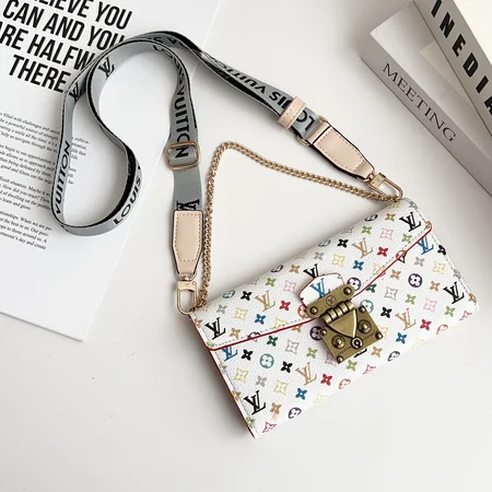 ルイヴィト iphone17pro max 手帳型 ケース ストラップ付き